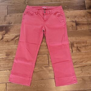 NWOT: Apt. 9 capris size 6